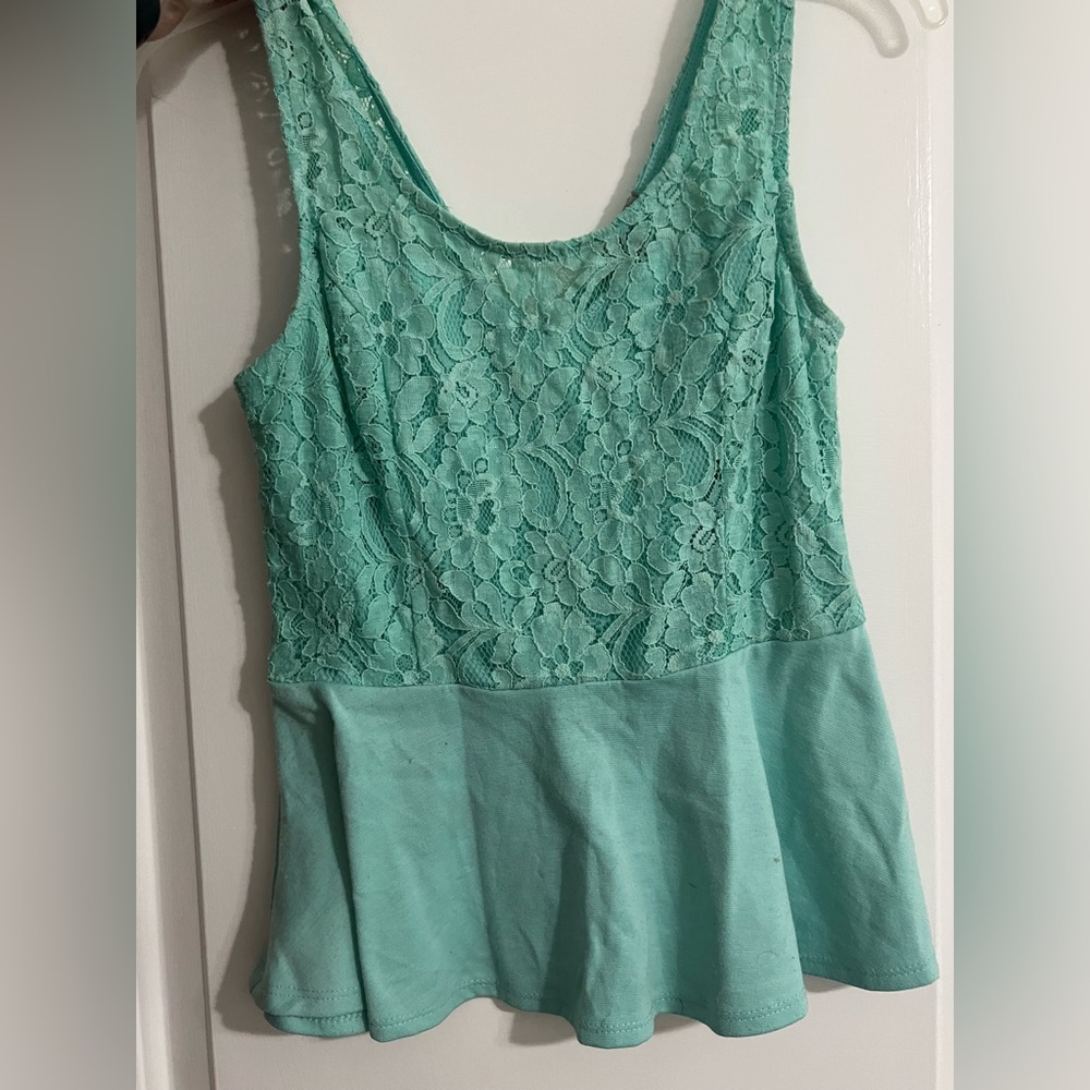 Lacey too, glared bottom tank